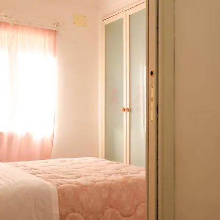 Grace's In The Center Apartman *